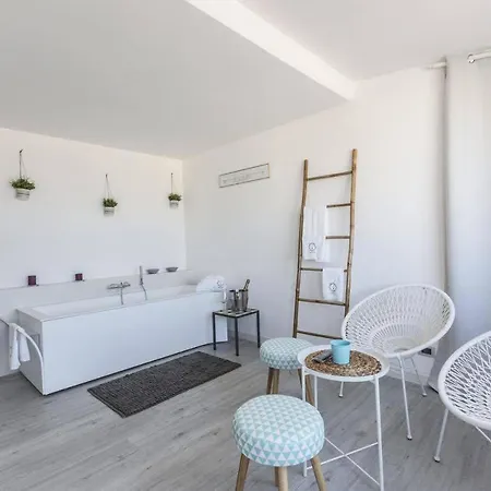 Appartement Three Torre A Mare