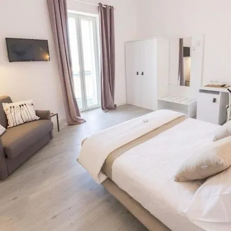 Three * Torre A Mare